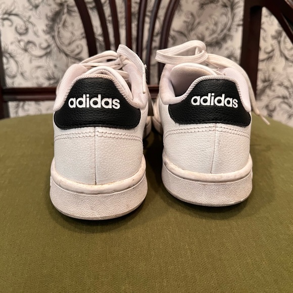 Adidas Grand Court Cloudforn Court Shoes, size 7 1/2 - Picture 4 of 6